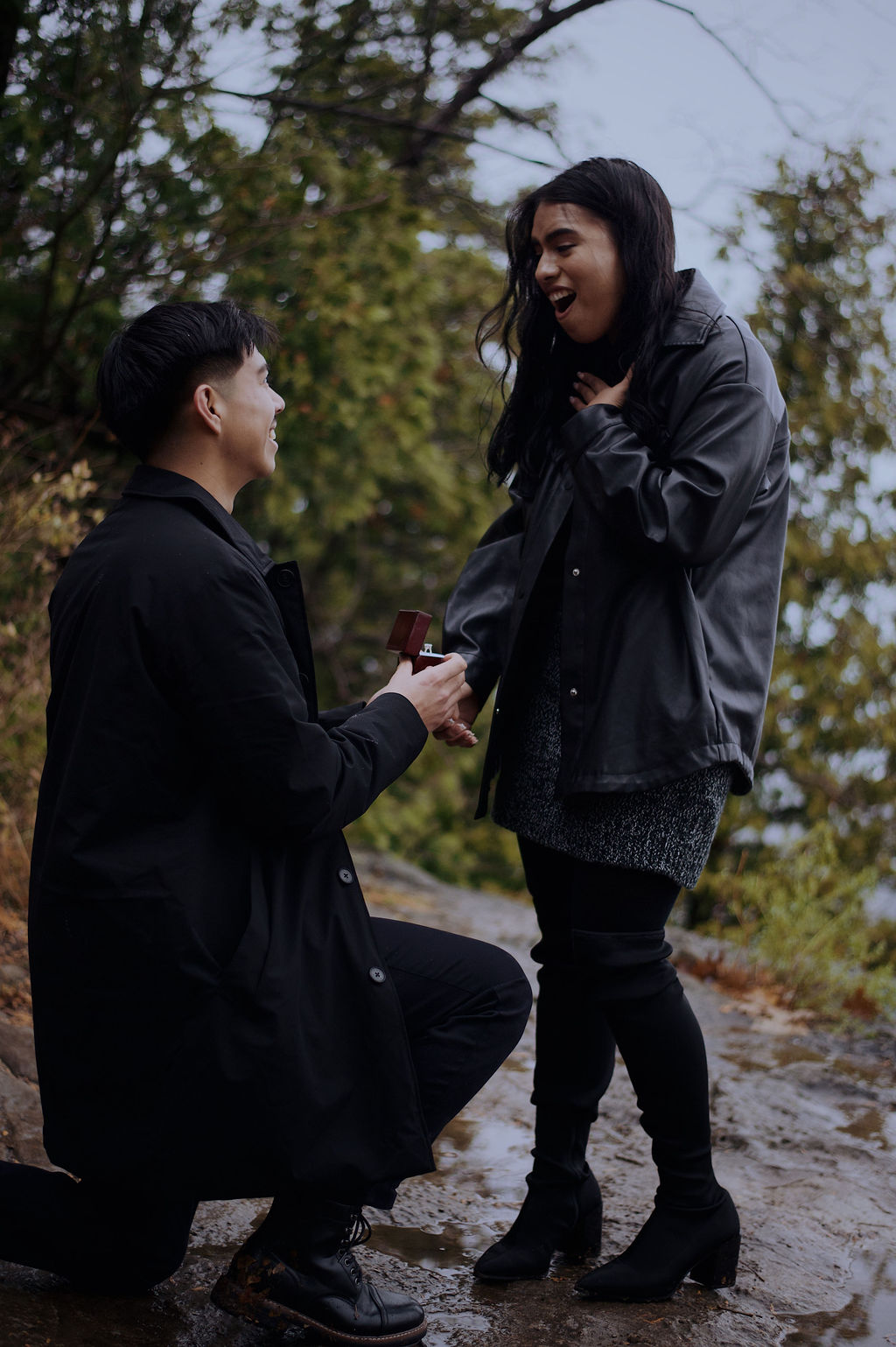 Proposal moment in the woods